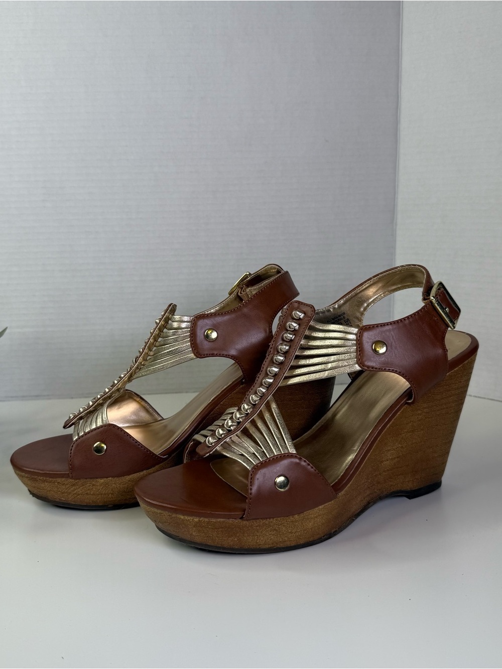 SM New York Y2K Brown & Gold Gladiator Wooden Wedge Sandals Women's Size 10